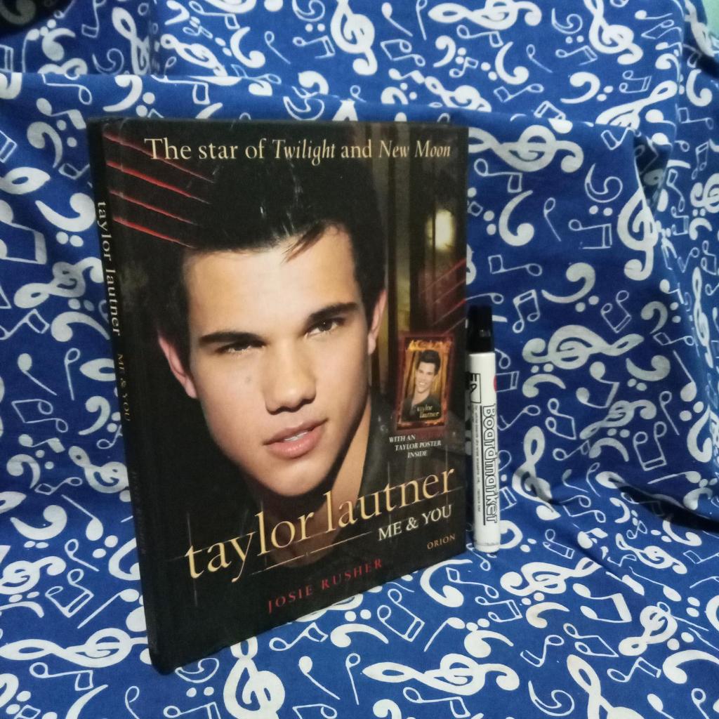 หนังสือ ชีวประวัติ - Taylor Lautner - หนังสือภาพ - The Star of Twilight และ New Moon - ปกแข็ง - นําเ