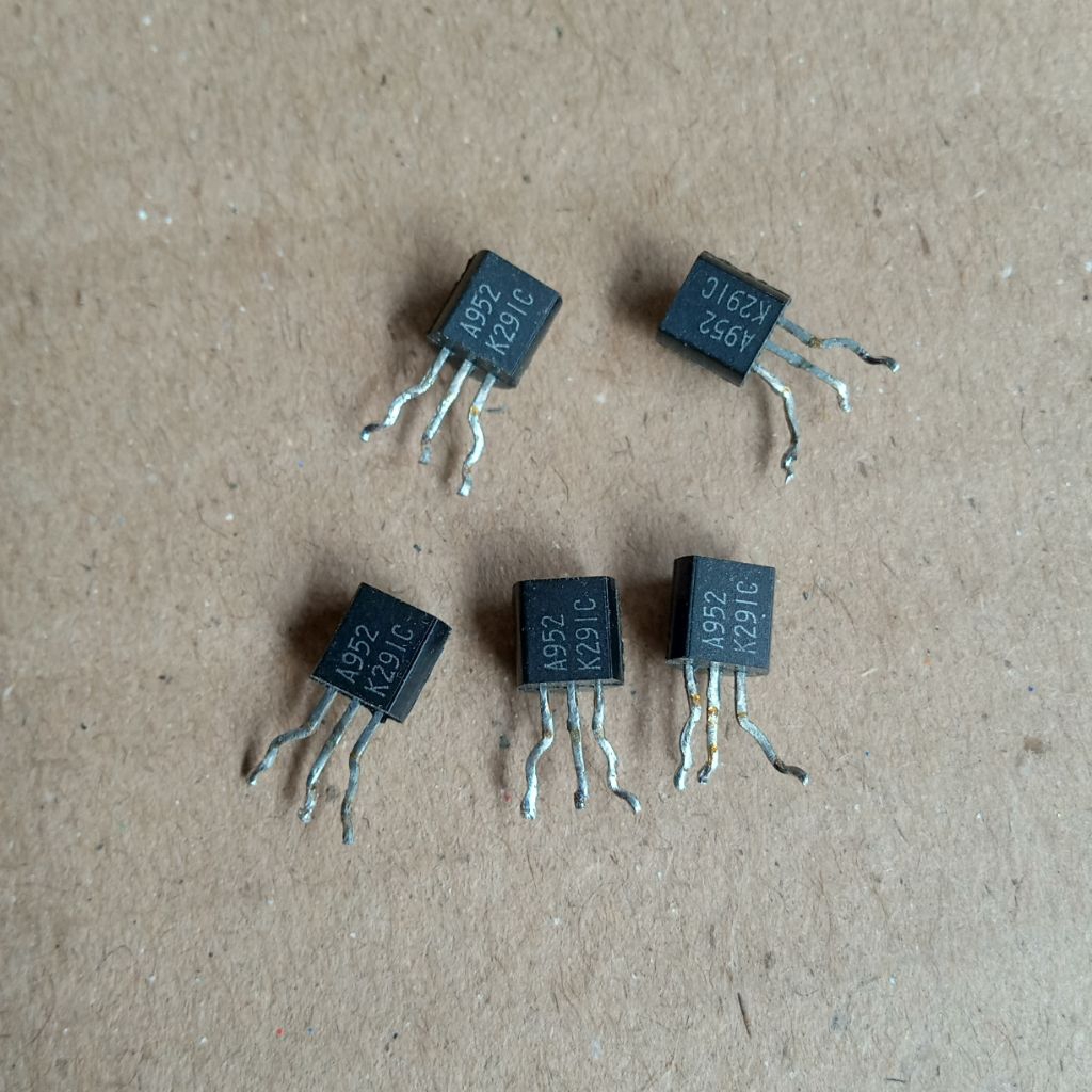 A952 ทรานซิสเตอร์ 2SA952 มือสอง (ต้นฉบับ)