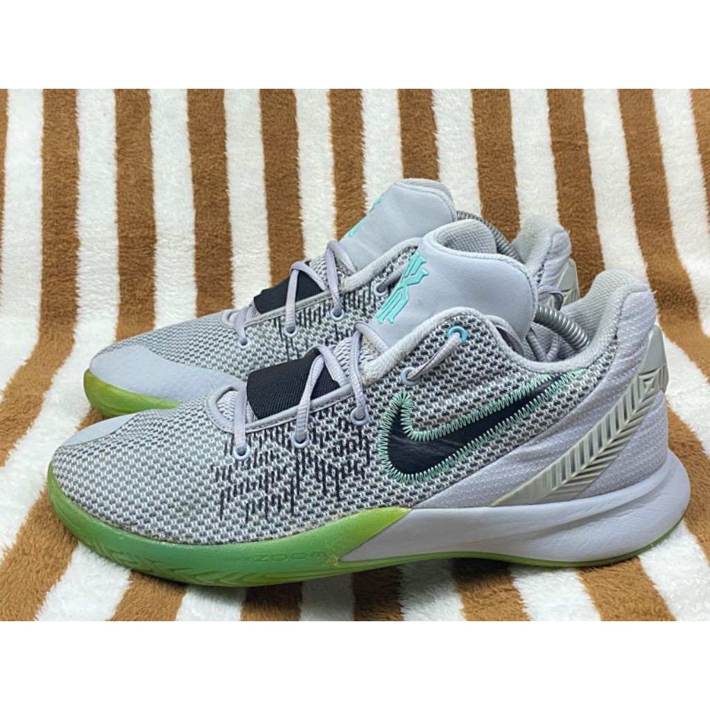 รองเท้าบาสเก็ตบอล Nike kyrie mantan / 43: 27.5cm