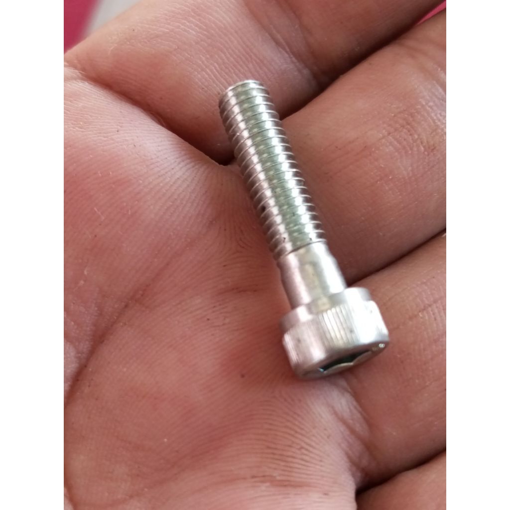 Shocet bolt M6x25mm ซ็อกเก็ตรถจักรยานยนต์ bolt Honda ADV 150 ADV 160 PCX 150 PCX 160 REVO 110 STYLO 