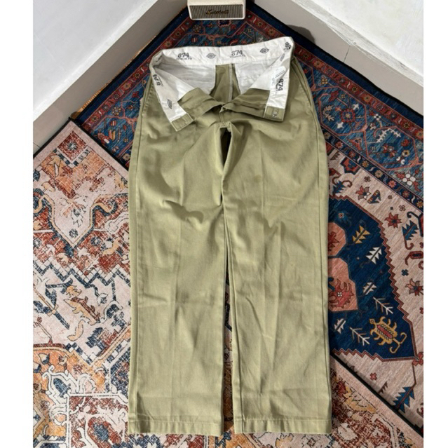 D874 กางเกงมือสองสีครีม