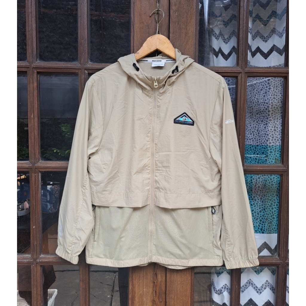 SKECHERS Go Trail Running Jacket น้ําหนักเบา Unisex ขนาดกลาง