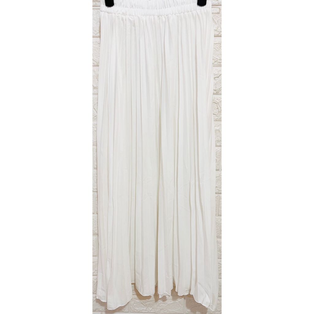 PLAIN WHITE PLISKET SKIRT