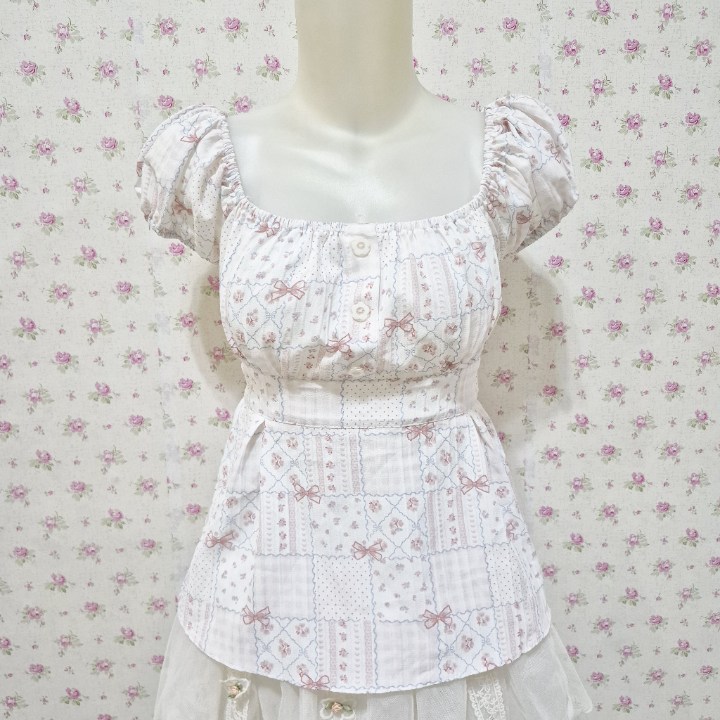 HOLLISTER สีขาว babydoll coquette top patchwork โบว์ริบบิ้น slimfit kawaii ญี่ปุ่น lolita shoujoka m