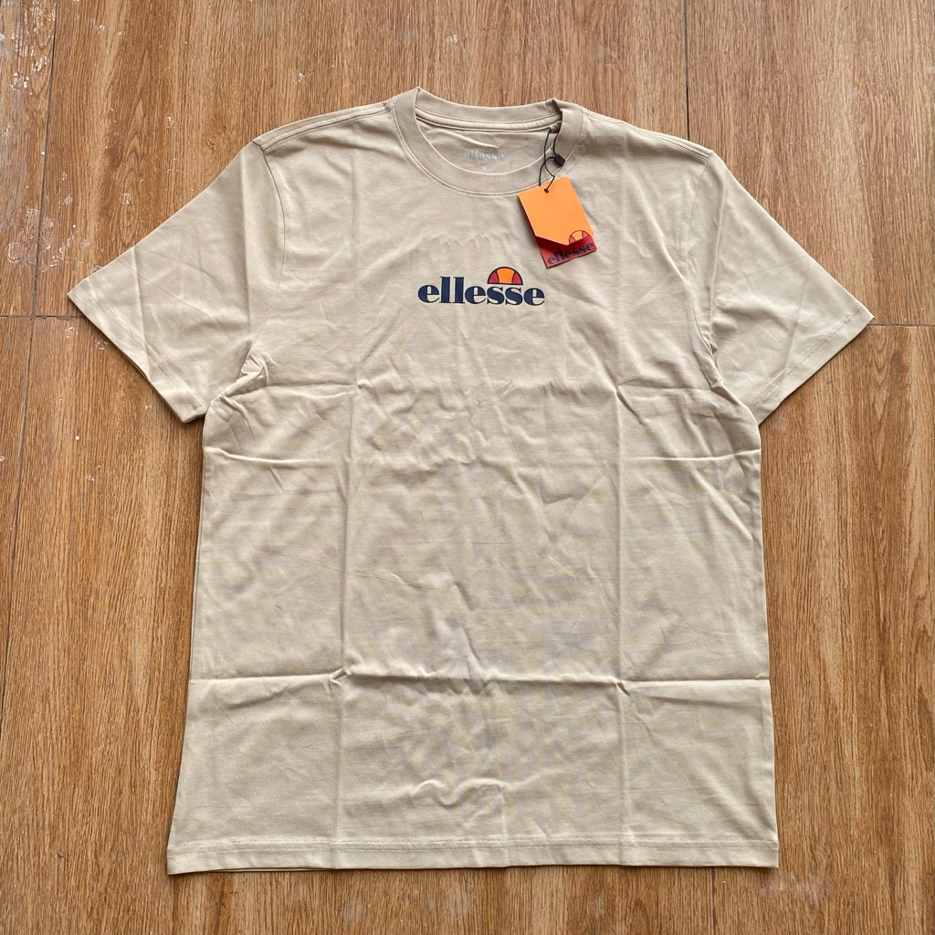 Ellesse NS Classic Beige เสื้อยืดผู้ชายและผู้หญิง Original 1000% (OFFICIAL STORE)