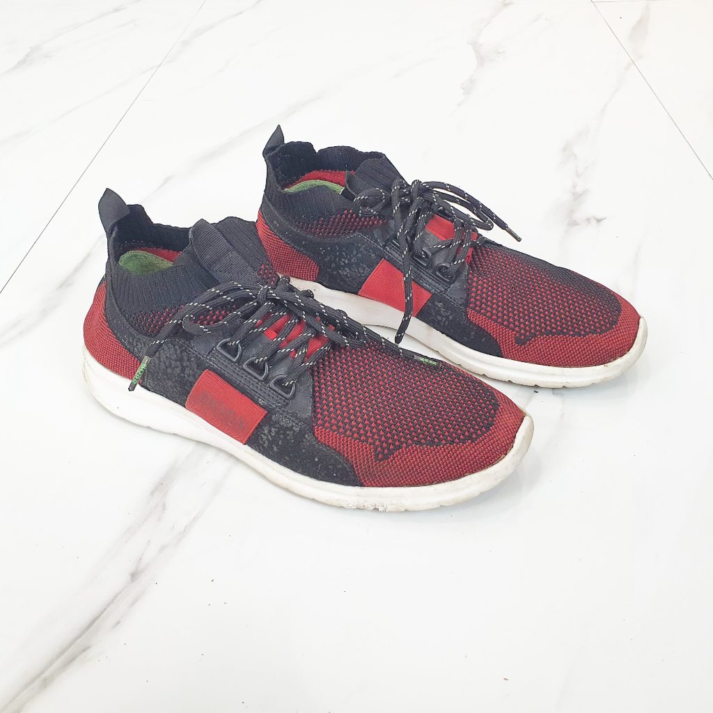 รองเท้า Hu go B0ss Size 42 Second - Used - Preloved