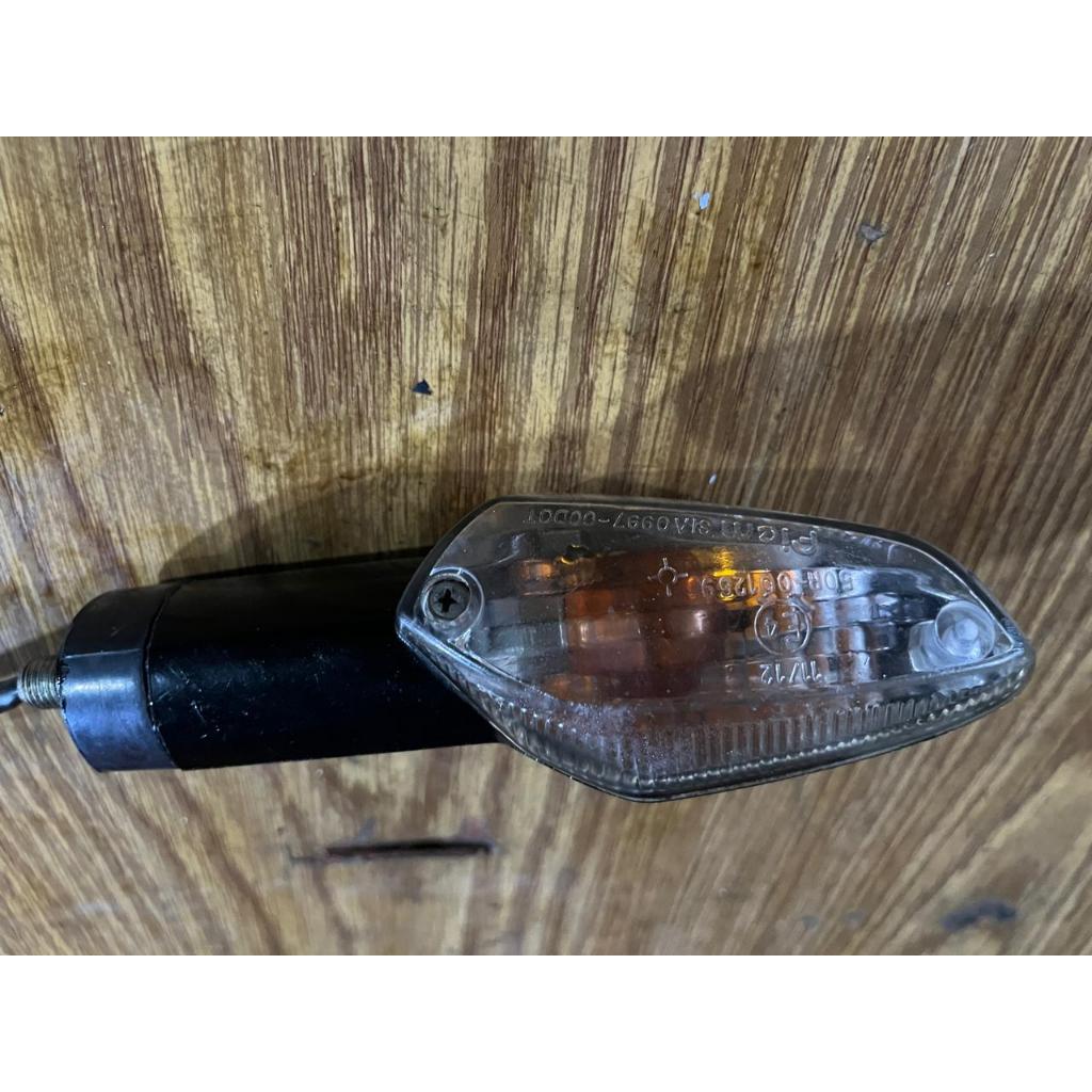 ไฟเลี้ยวด้านหลังเดิมถอดจาก Honda CBR 150r CBR150r CBR k45a CBR 2014 cbr150 เดิม // 727