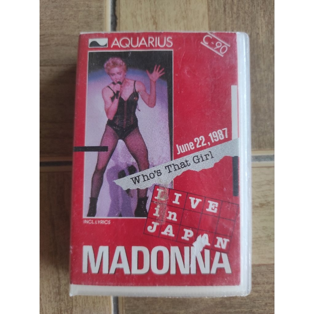MADONNA june 22.1987 "who, sthint girl" live in japan เทปคาสเซ็ท