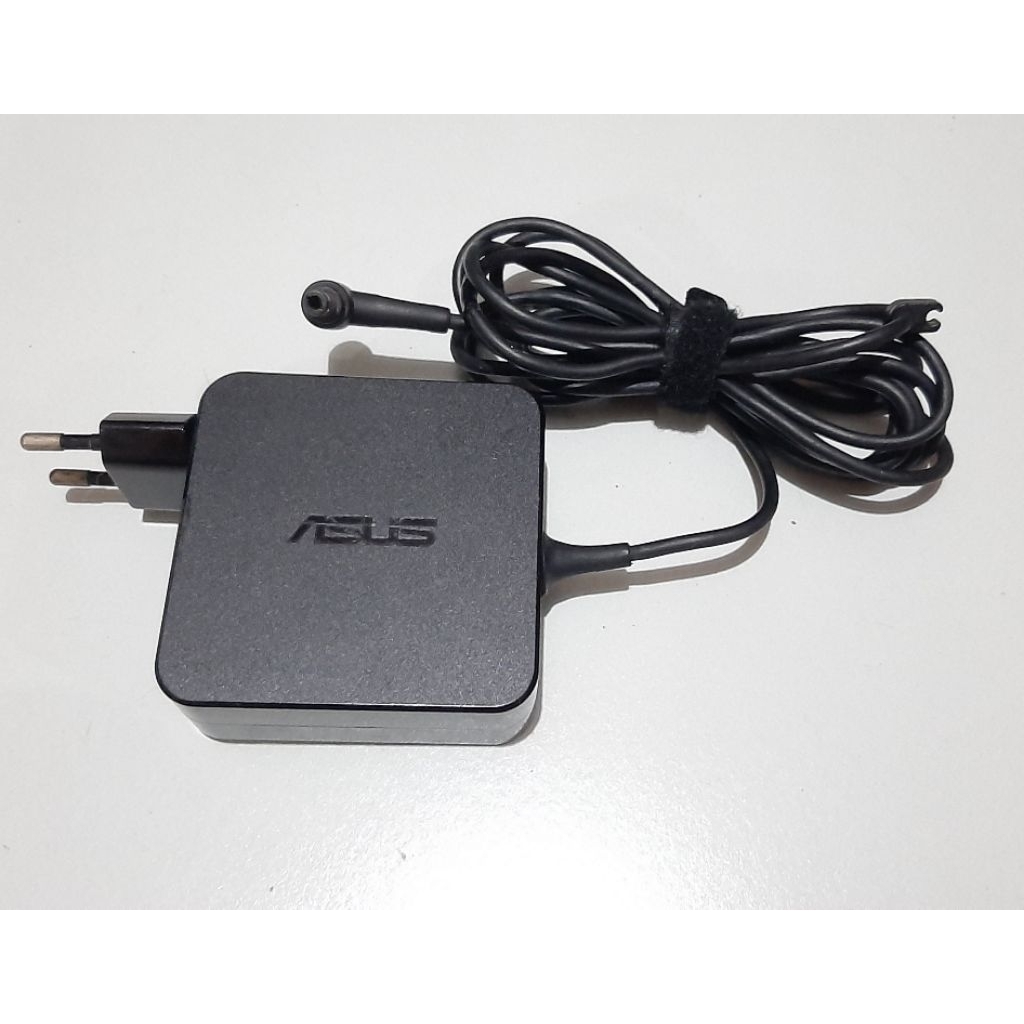 Original Asus X450 X451 X455 A455 A46 อะแดปเตอร์ชาร์จแล็ปท็อปรุ่น W15-065N1B DC 5.5x2.5mm 19V-3.22A