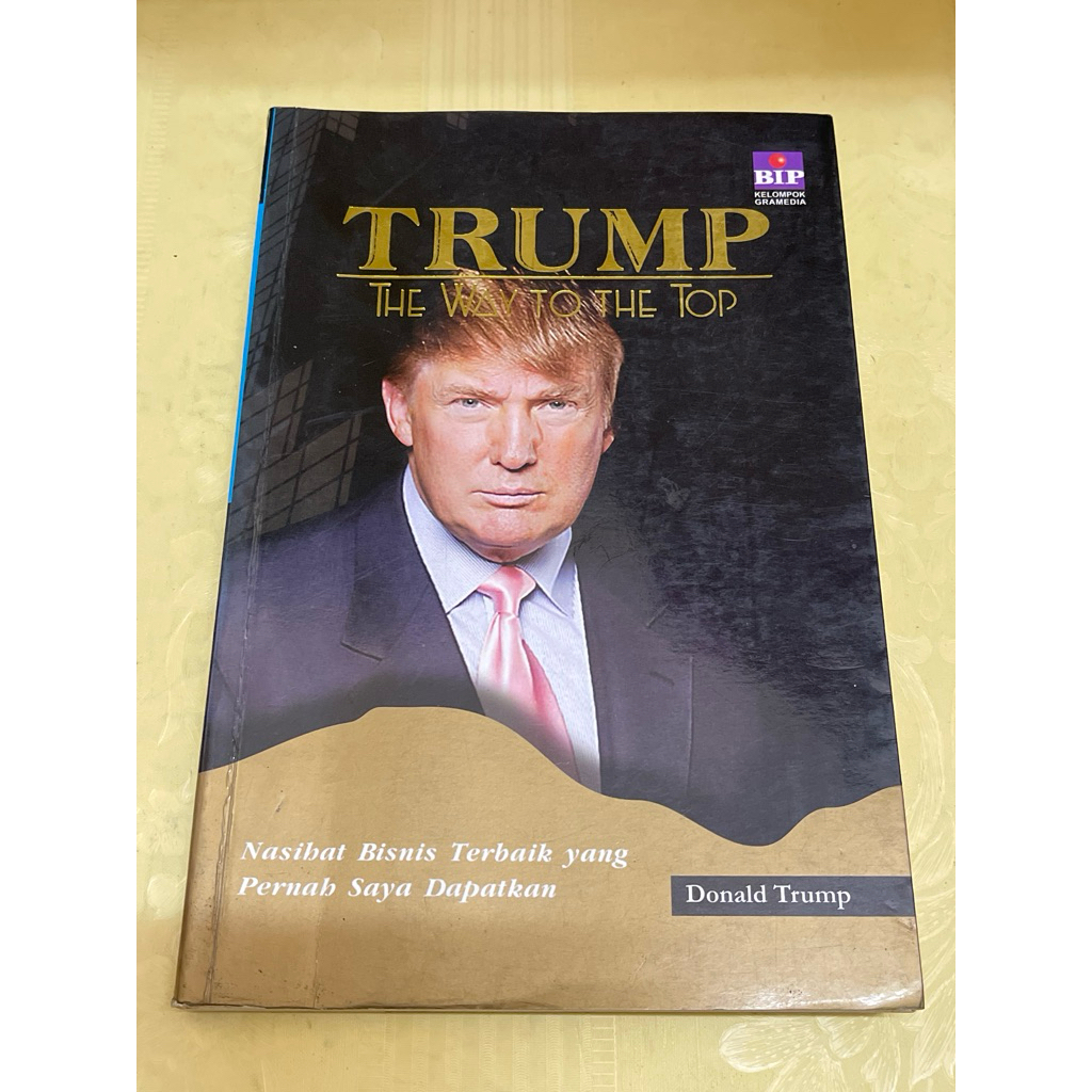 หนังสือ TRUMP THE WAY TO THE TOP Donald Trump