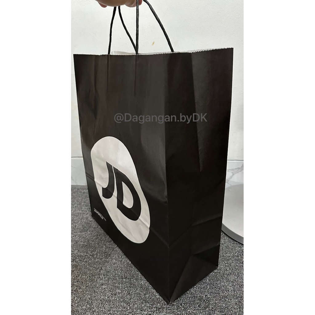 ถุงกระดาษอินโดนีเซีย JD Sports ดั้งเดิมอย่างเป็นทางการ (ขนาดกลาง)