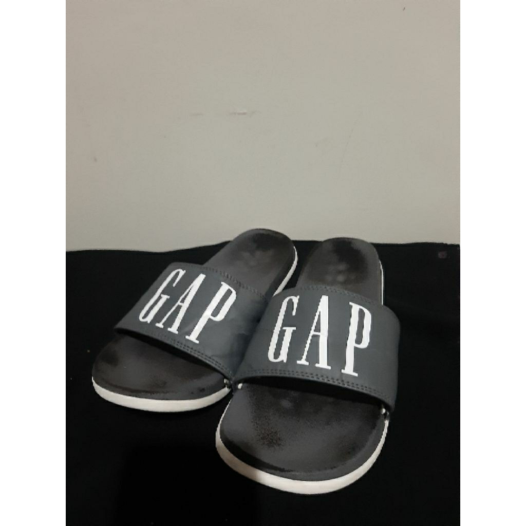 รองเท้าแตะ GAP สีเทา ไซส์ 40.5 พื้นรองเท้า 26 ซม. พรีเลิฟ/มือสอง/มือสอง