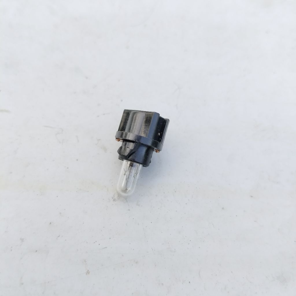 Original Toshiba 12v 1.2w T5 Dashboard Speedometer Bulb Plus Fitting