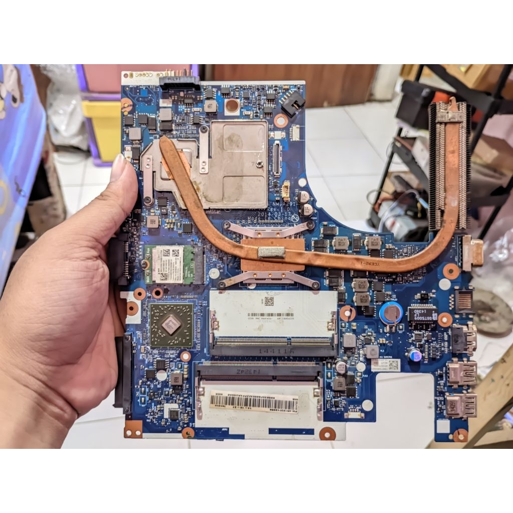 เมนบอร์ด Lenovo Z40-75 AMD A10 Radeon R6 M255X ตายเมื่อโดนน้ํา ไม่บริการ