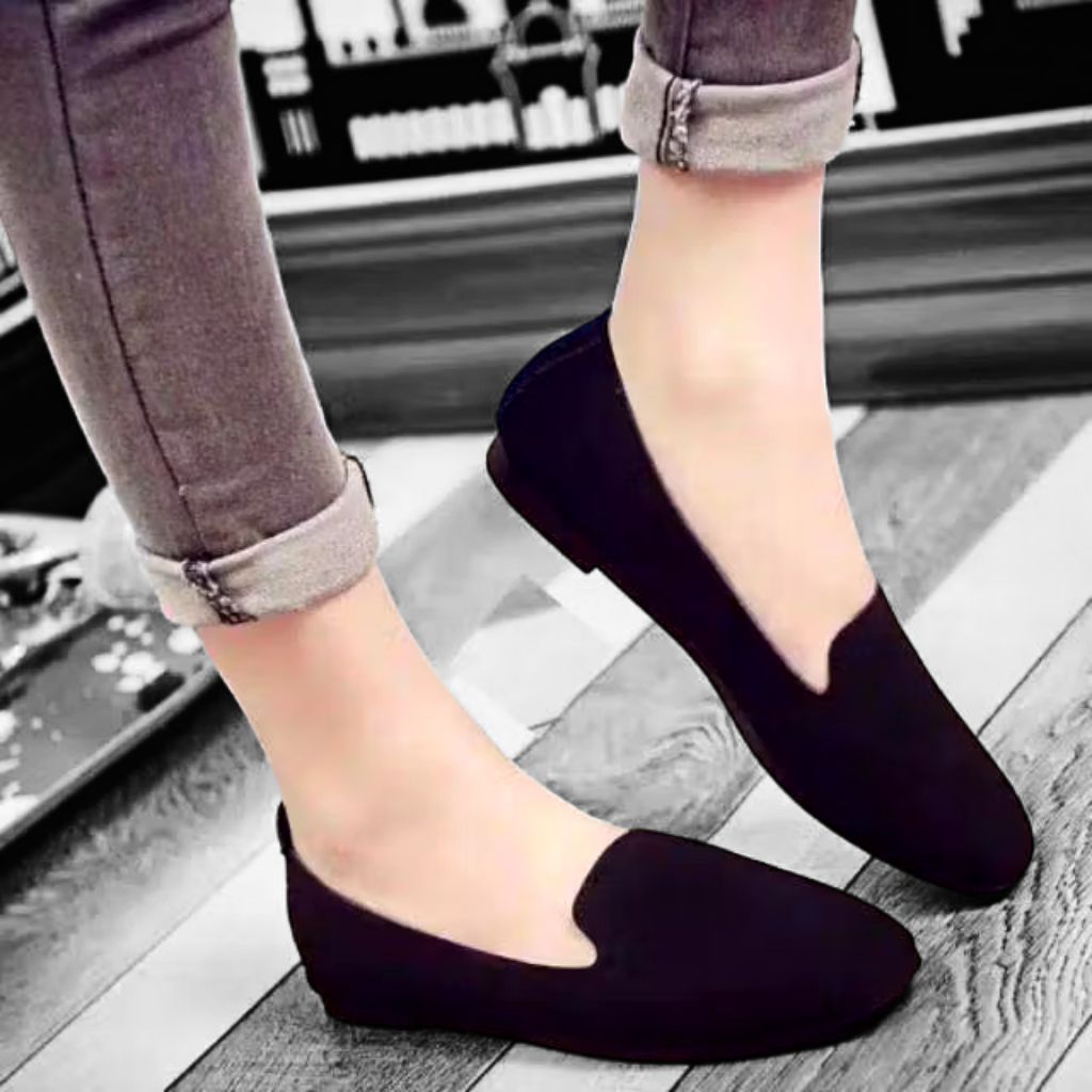 รองเท้าผู้หญิงผู้ใหญ่ใหม่ล่าสุดพร้อม P0L0S MOTIF 0.1