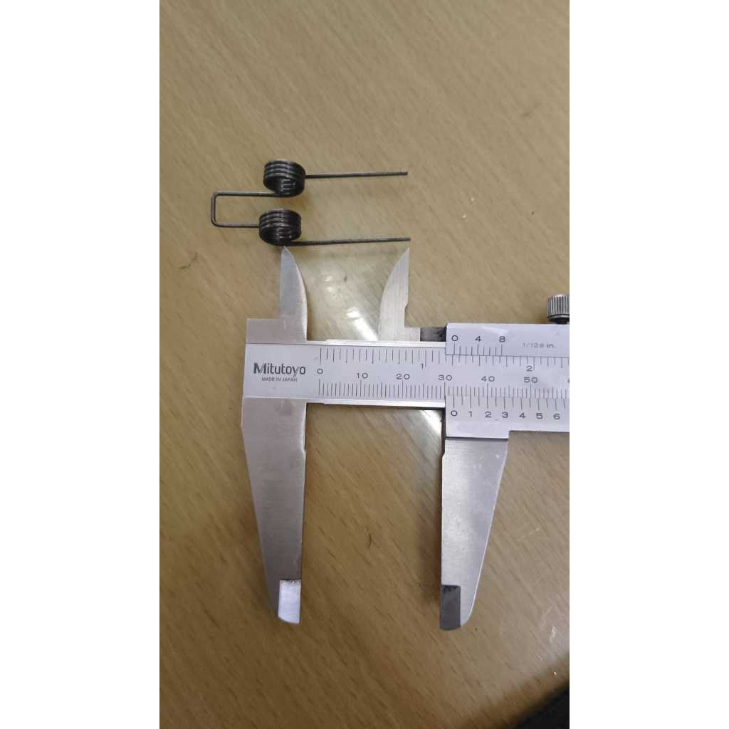 สปริงทอร์คลวดเหล็กคู่ 1.2 mm OD 10.5 mm ID 8.5 mm LB 4 Wrap LK1 17/7/17 mm LK2 32.5 mm