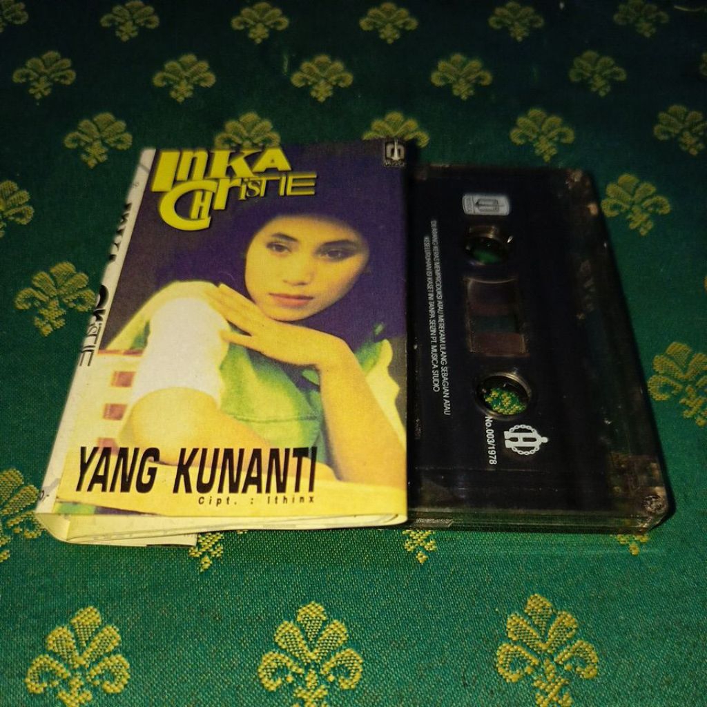 INKA CHRISTIE CASSETTES OF COLLECTIBLE ALBUM FINDING รักครั้งแรก