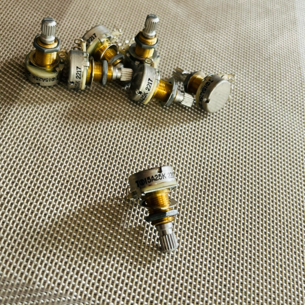 กีตาร์ที่ใช้งานของ Potentiometer และเบส A25k ของแท้