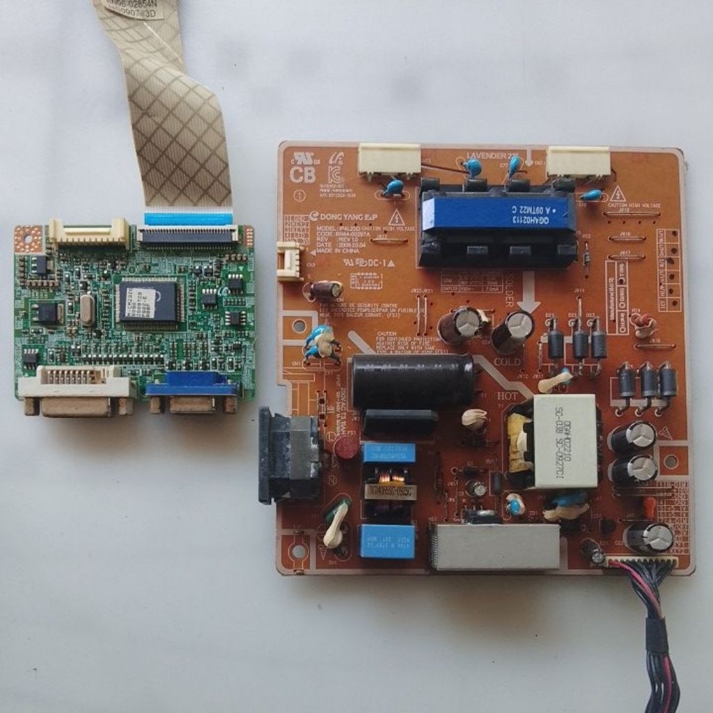Samsung CM23WS จอภาพเมนบอร์ดและแหล่งจ่ายไฟ