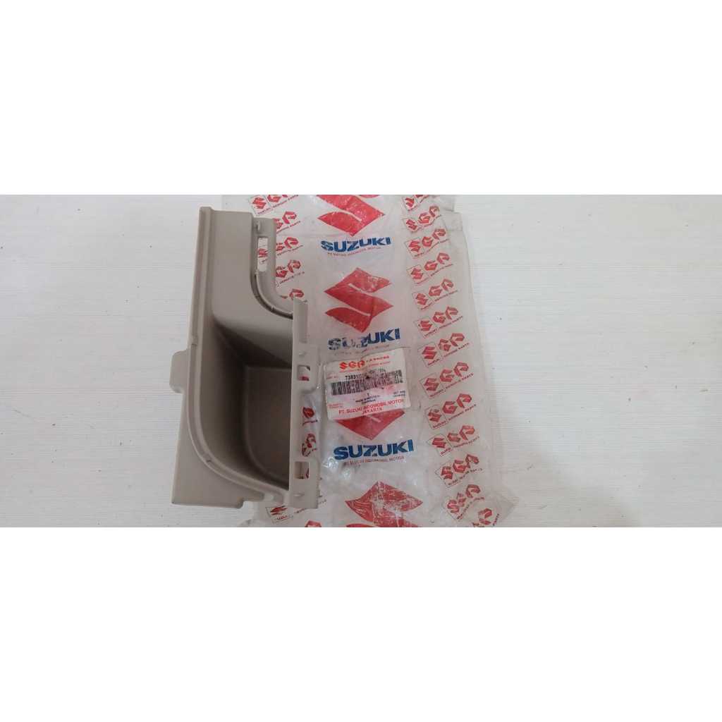 ฝาครอบ DRVR ภายนอก Suzuki Ertiga / 77831B74L00NV6N