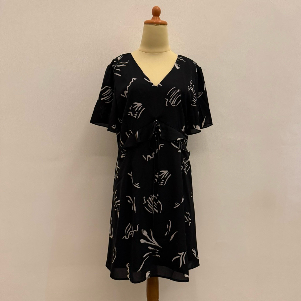 PRELOVED The Stage Walk TSW Janen พิมพ์บทคัดย่อ V คอ Ruffle Mini Dress แฟชั่นผู้หญิง