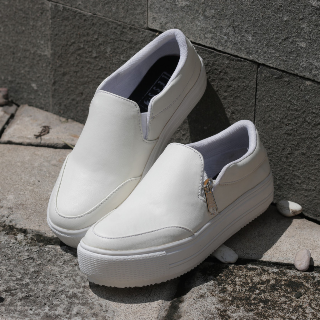 P03 GIRLS SHOES / GIRLS SHOES / SCHOOL SHOES / รองเท้าสีขาว