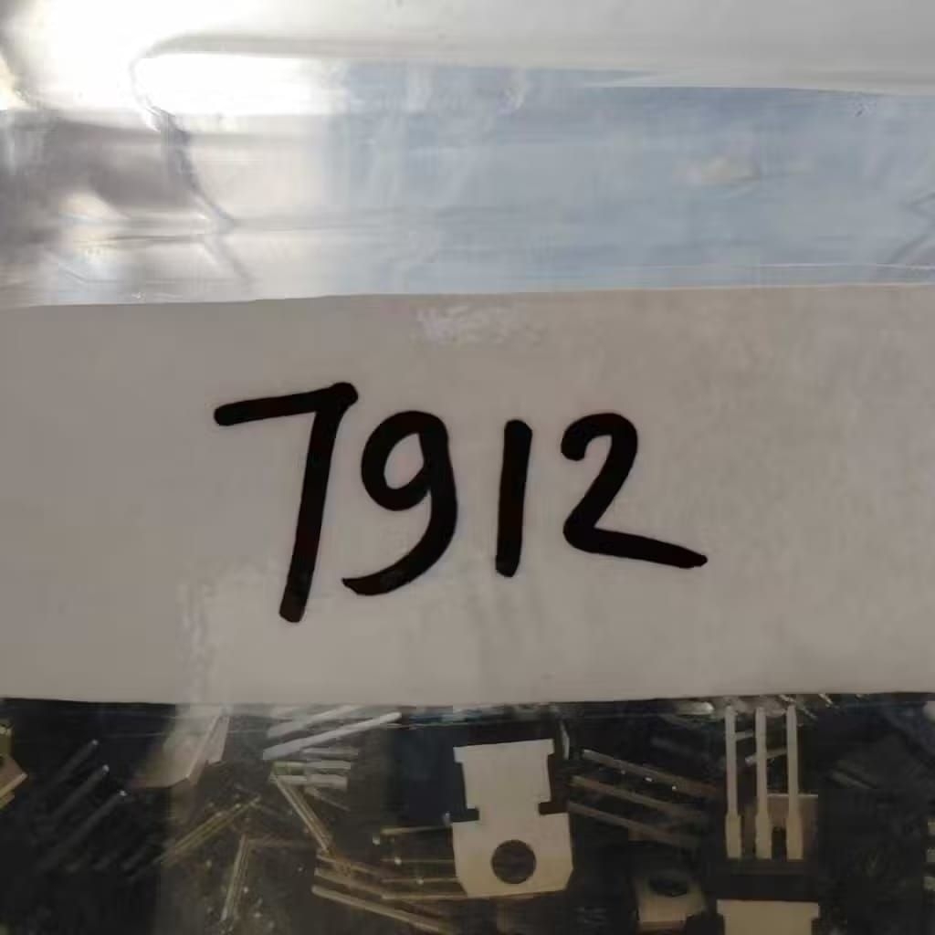 ทรานซิสเตอร์ L 7912 / L7912