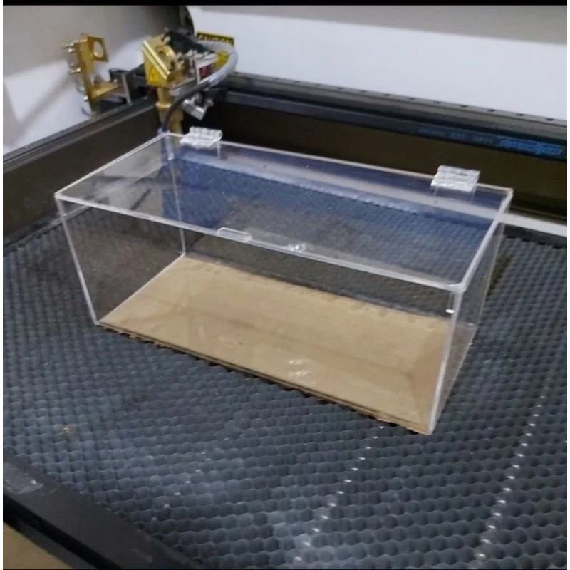 กล่องอะคริลิคแบบกําหนดเองพร้อมฝาปิดบานพับ 40x30x20 ซม