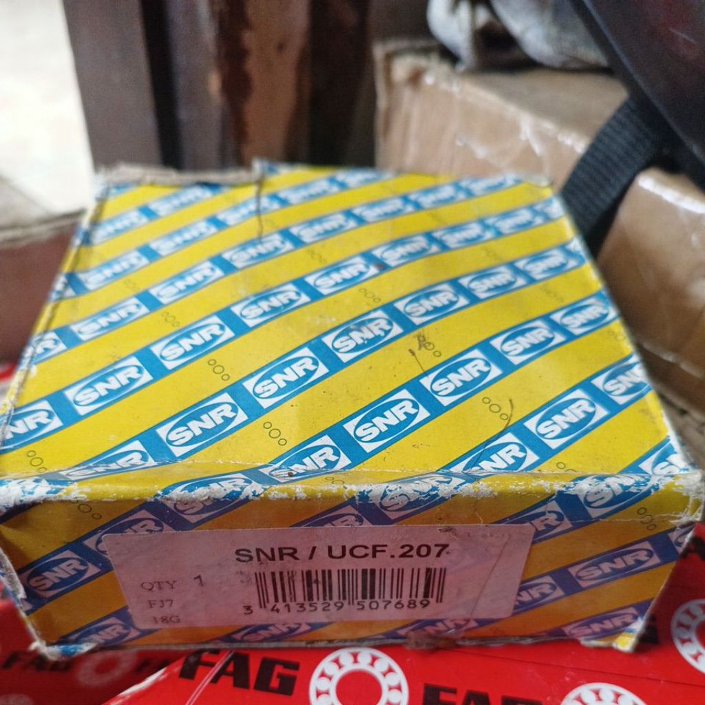 บล็อกหมอน UCF 207 SNR