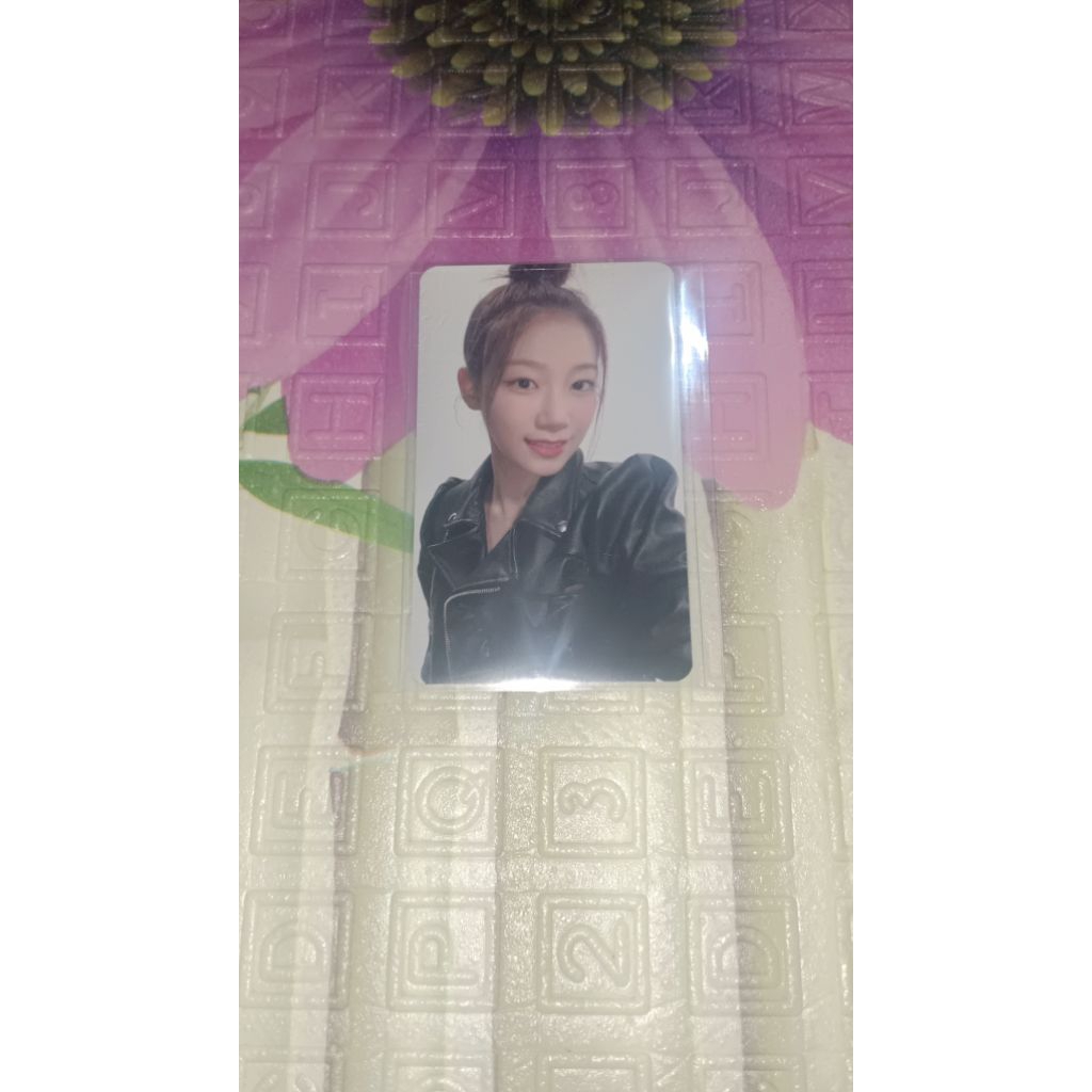 KAZUHA TOU PHOTOCARD FEARLESS อย่างเป็นทางการ