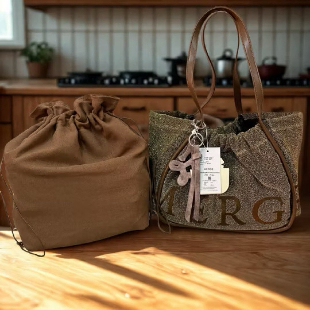 [LIMITED EDITION] กระเป๋าสะพาย MERGE GLITTER แฟชั่นผู้หญิง