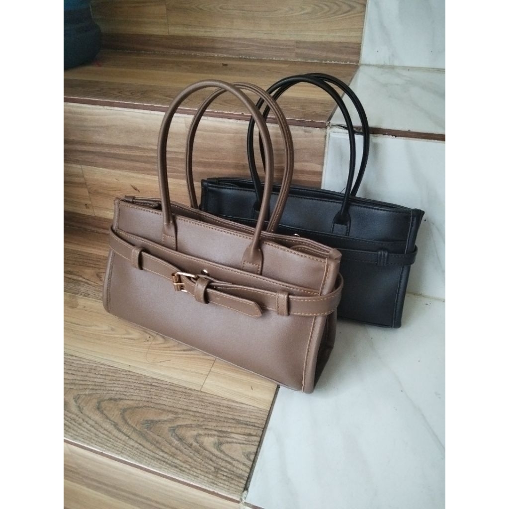 กระเป๋าสะพายผู้หญิง Verona bang กระเป๋านําเข้า