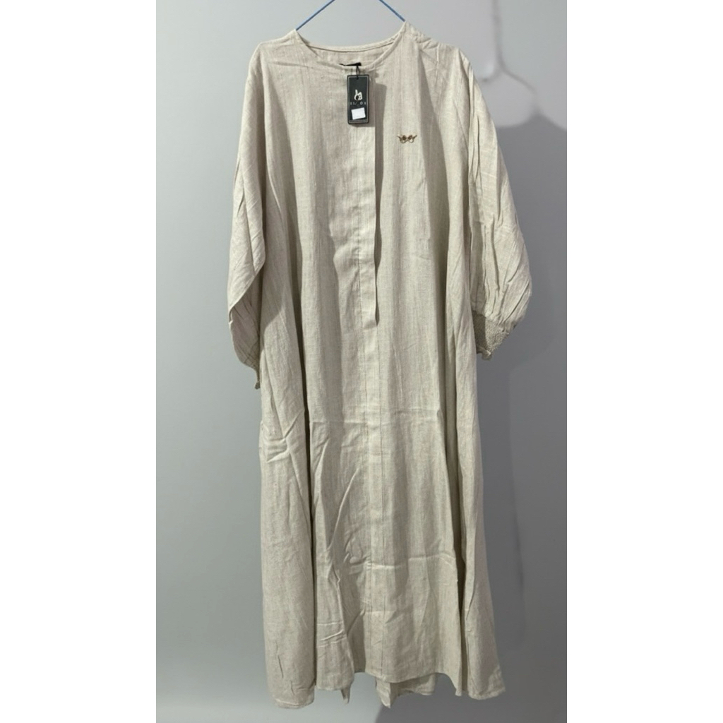 LARA MIDI DRESS โดย OkedaShop