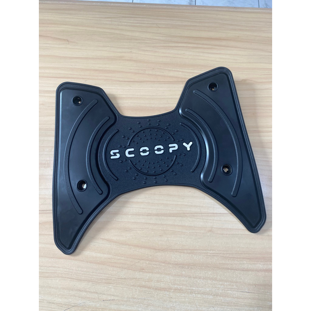 SJ พรมมอเตอร์ไซค์ / พื้นขั้นบันไดยาง New Scoopy K2F / พรมพักเท้า / วัสดุยาง Primium / เดิม