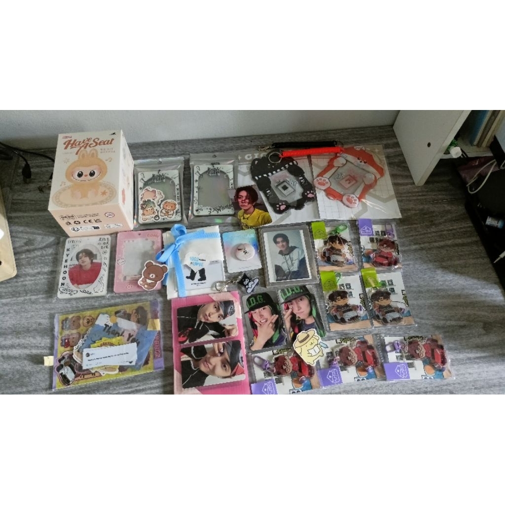 Gita (โฟโต้การ์ด seunghan + พวงกุญแจสิบเจ็ด + ซองใส่บัตร + ฟักทอง)