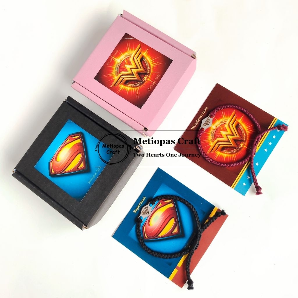 สร้อยข้อมือคู่รัก Metiopas Craft Superman & Wonderwoman