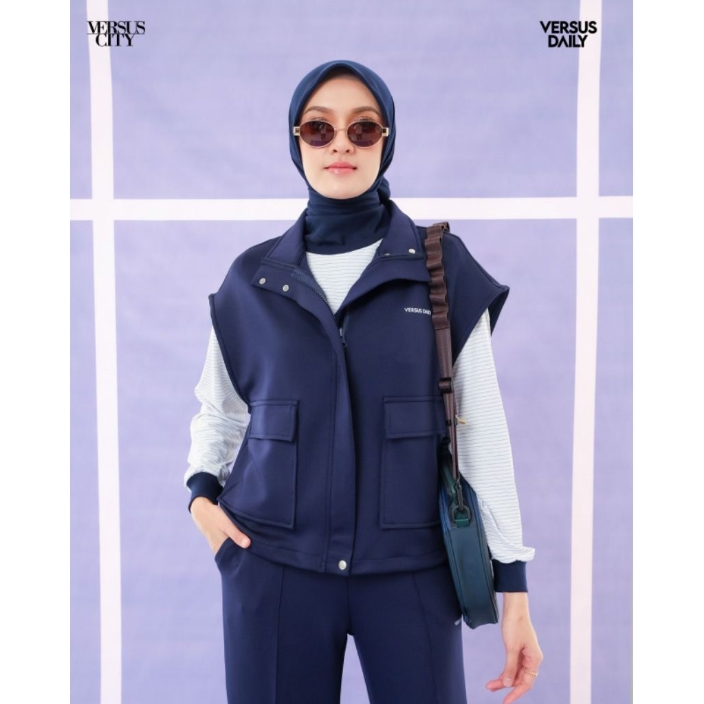 Versuscity Vest Women Zilla Vest สีกรมท่า