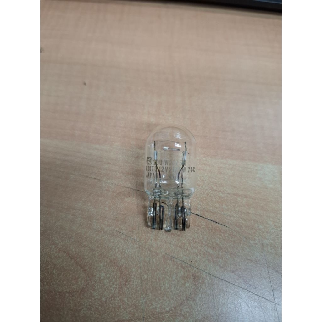 ORIGINAL KOITO 90981-13044-1 หลอดไฟเบรก