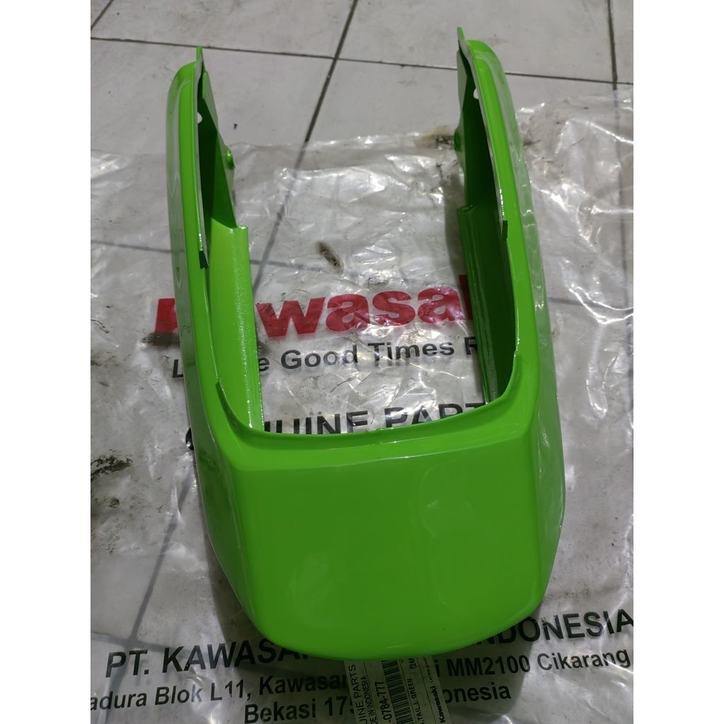 ฝาหลัง Ninja R RR 150 ดั้งเดิม 14091-0784-777