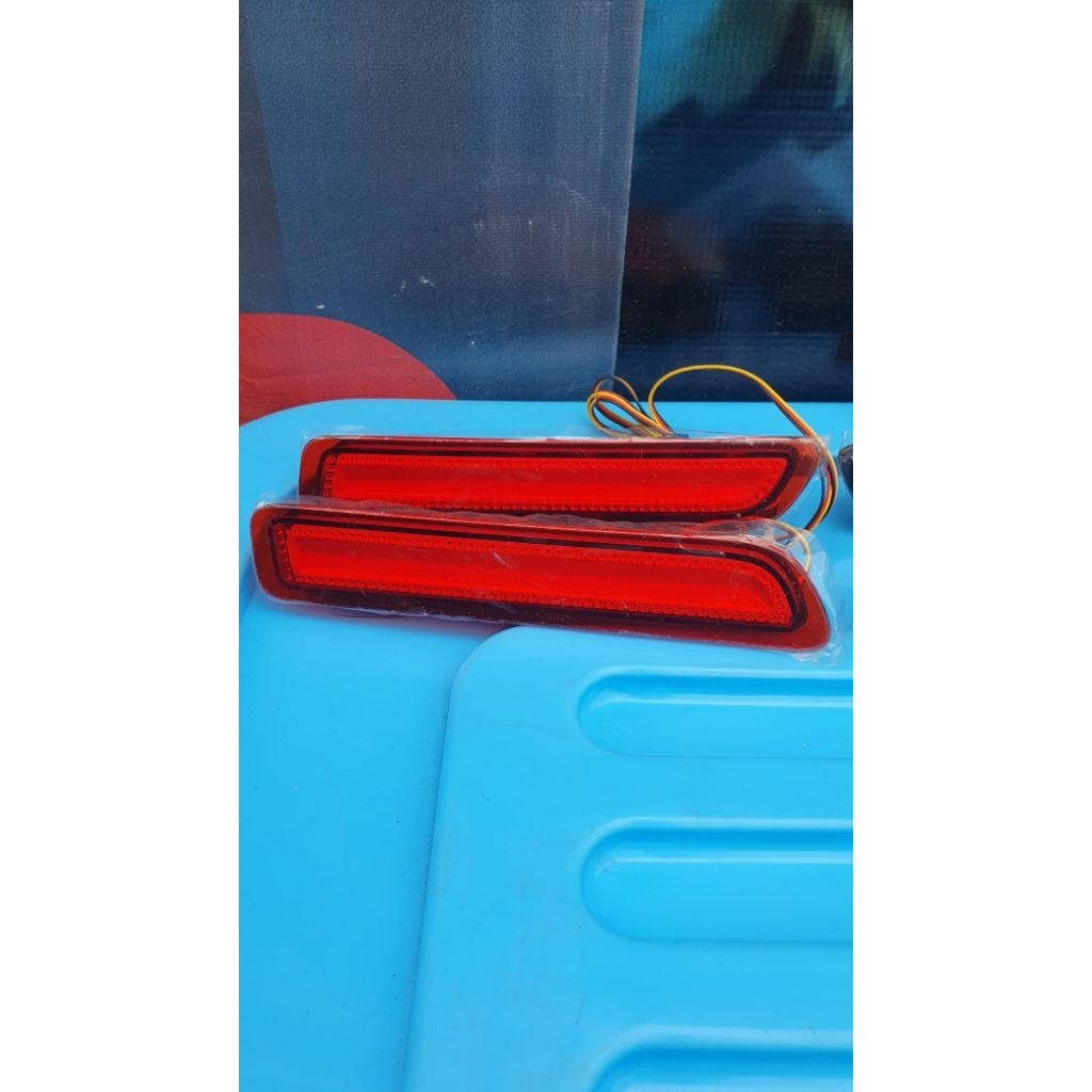 MATA Cat Eye LED Light / แผ่นสะท้อนแสงกันชนหลัง Suzuki Ertiga – All New Ertiga (2014–2022)