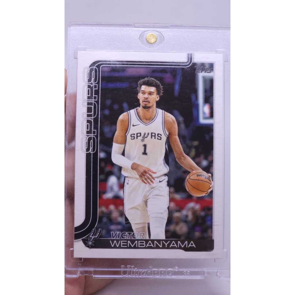 ต้นฉบับ 2025 TOPPS Victor Wembanyama WEMBY SPURS - หายากอย่างสดใส