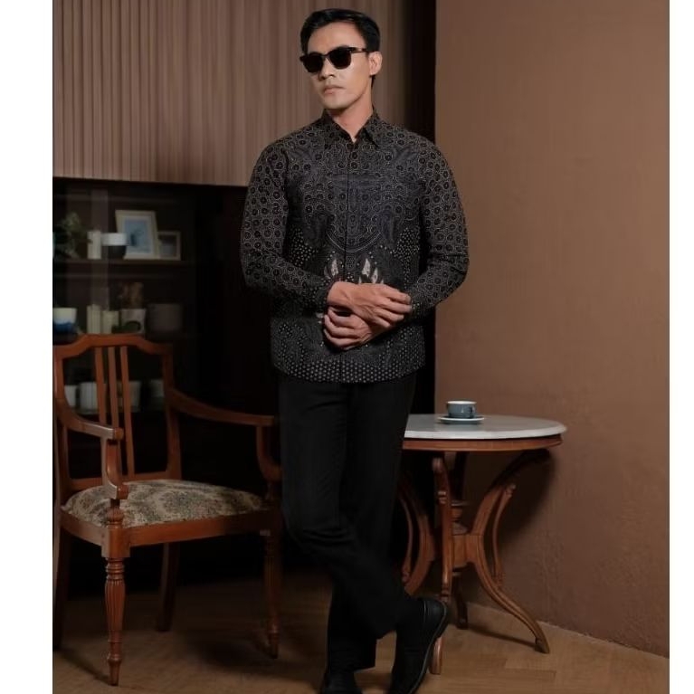 KEMEJA Restu Batik Handayani Motif เสื้อเชิ้ตผ้าบาติกผู้ชายระดับพรีเมียมแขนยาวซับใน Karun