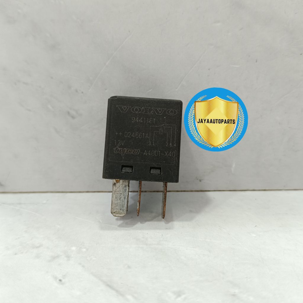 รีเลย์ Volvo 5 พิน สีดํา 12Volt V23074-A401-X40