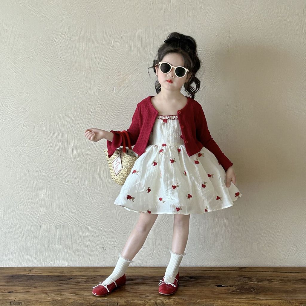 [KIDSWONDERLY] 1118 Rei Igari คาร์ดิแกนสีแดง 2in1 ชุดเดรสพร้อมกุหลาบขนาดเล็ก Ruffle Accents สําหรับเ
