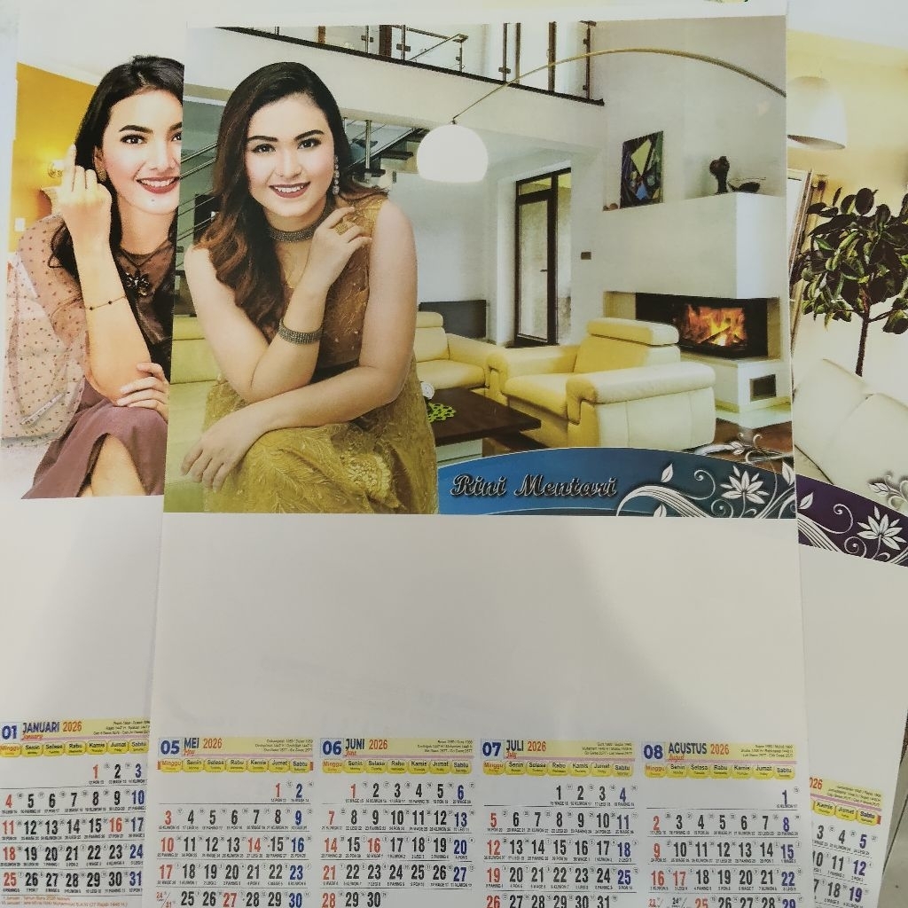 ปฏิทินติดผนัง 3 แผ่น THN 2026 UK 32x47 ซม. ศิลปินภายใน