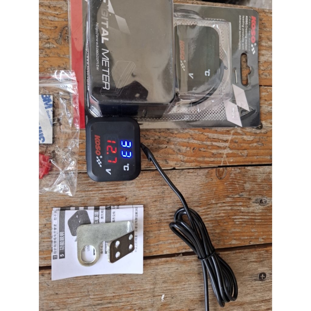 KOSO VOLTMETER 3 IN 1 USB CHARGE กันน้ํา VOLTAGE TEMPERATURE