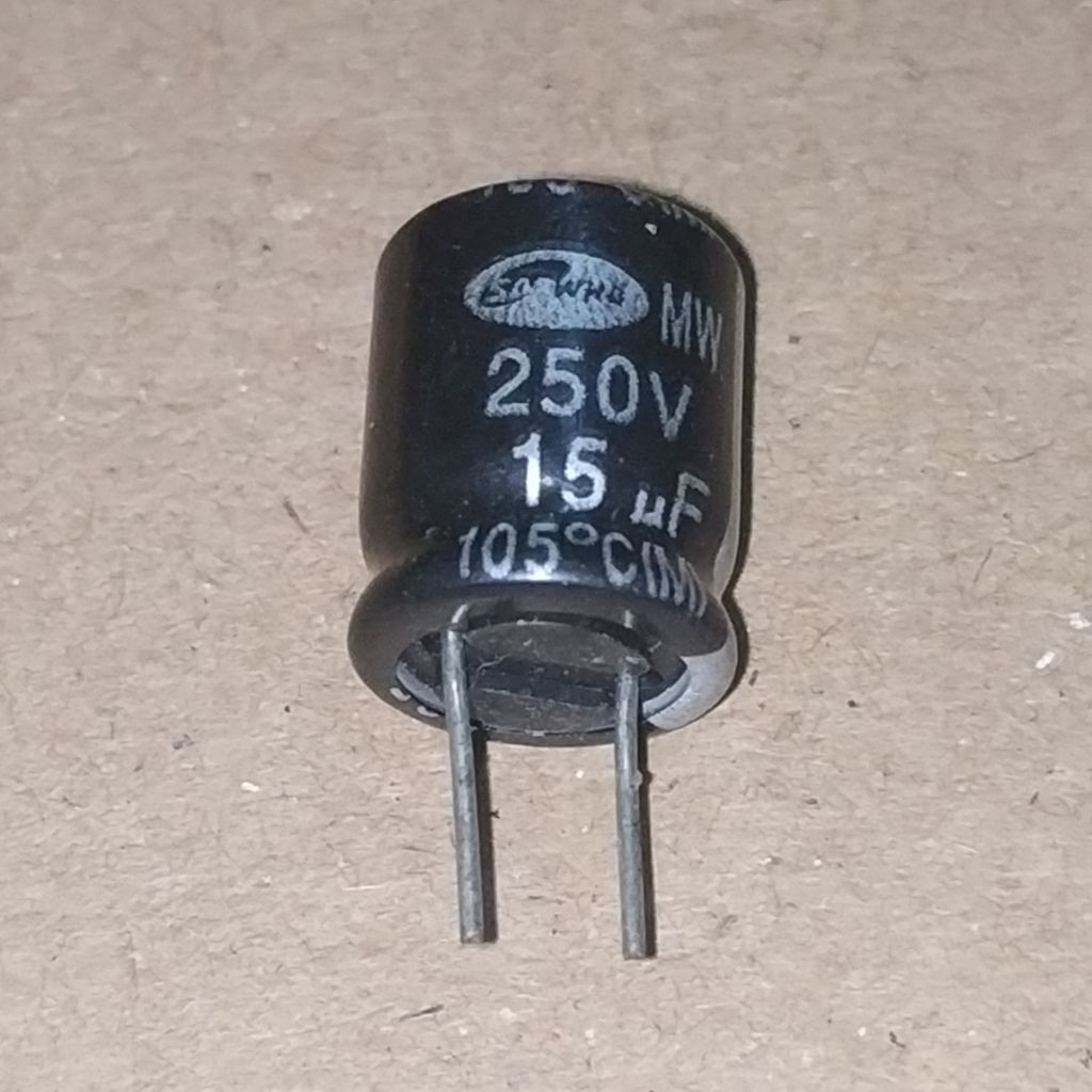 C Elco Elko 15uF 250V 15 uF 250 V