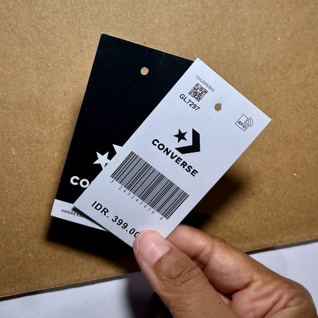 CONVERSE HANGTAG LABEL // กระเป๋าเสื้อผ้าที่มีแบรนด์ ป้ายรองเท้า