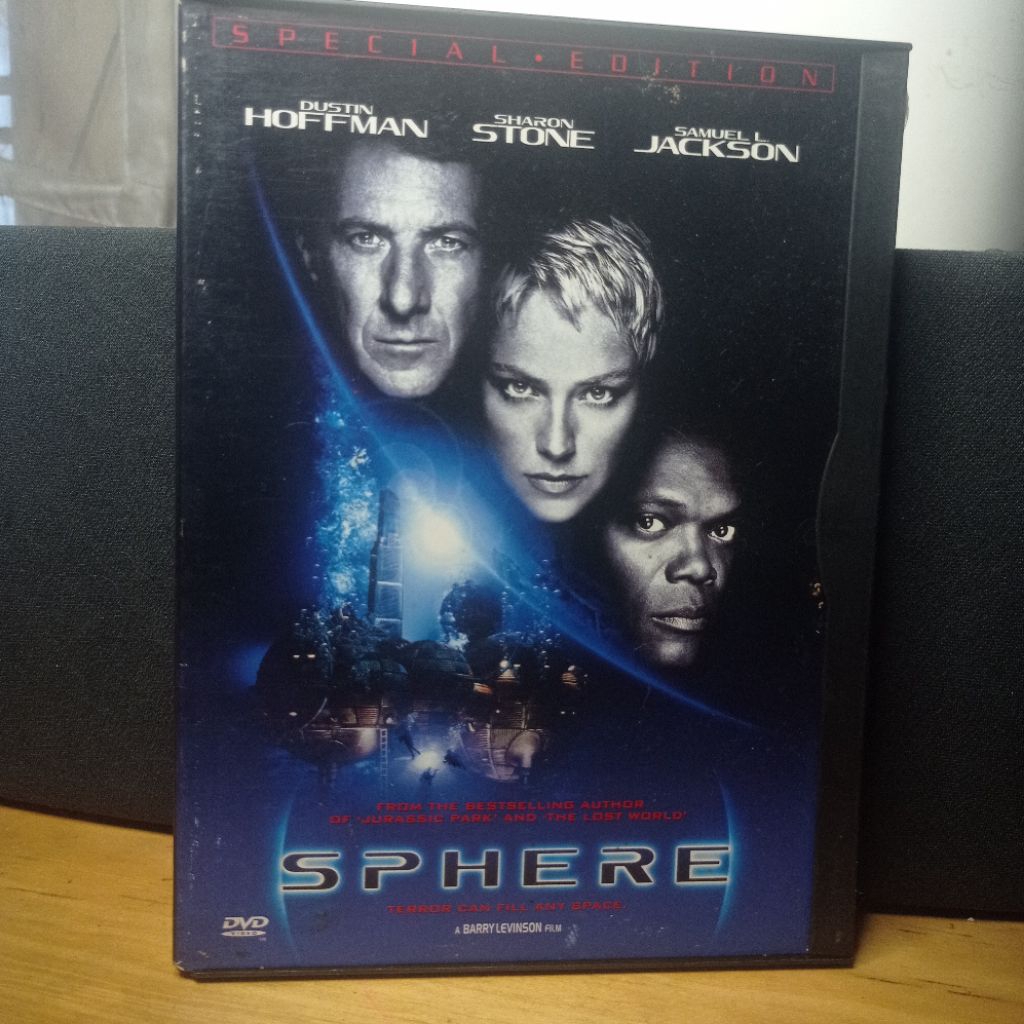 ดีวีดีต้นฉบับ Sphere Sharon Stone Dustin Hoffman