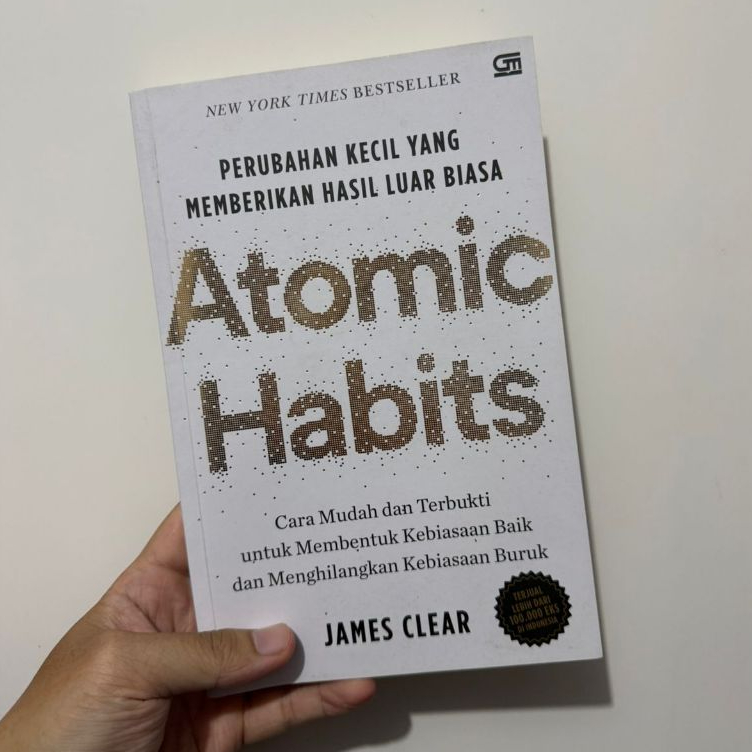 Atomic Habits โดย James Clear